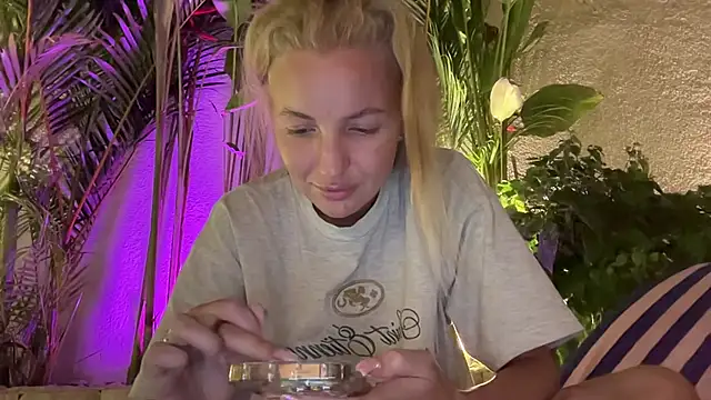 aestetick online show from November 25, 2025, 11:54 am