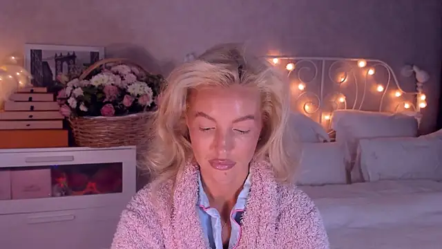 aestetick online show from December 17, 2025, 9:03 am