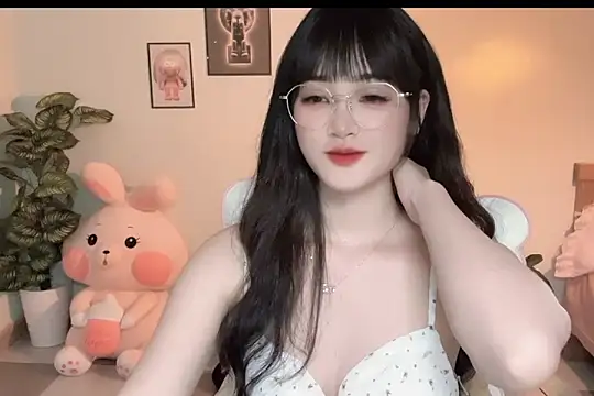  Aimy  online show from October 13, 2025, 4:30 pm