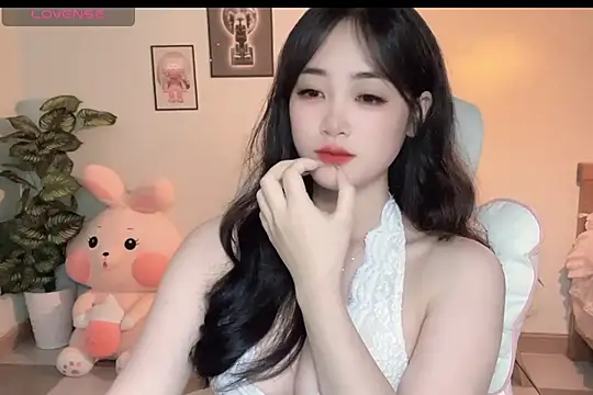  Aimy  online show from October 7, 2025, 4:41 pm