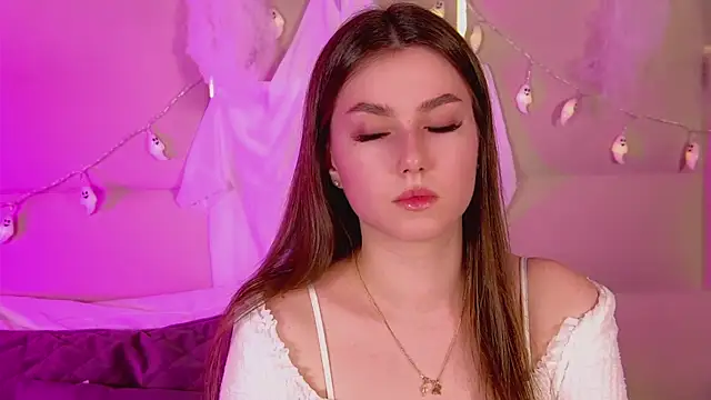 AliceMoreno online show from October 30, 2025, 5:10 pm