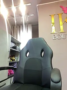 AmmyJones  online show from November 22, 2025, 8:24 am