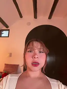 Snapshot of -SofiaCastillo- chatting on February 19, 2026, 10:29 pm -SofiaCastillo- online show from February 19, 2026, 10:29 pm