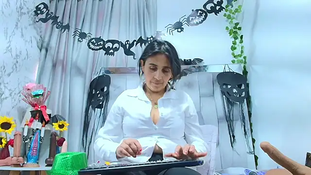  Marcela   online show from October 30, 2025, 12:47 pm