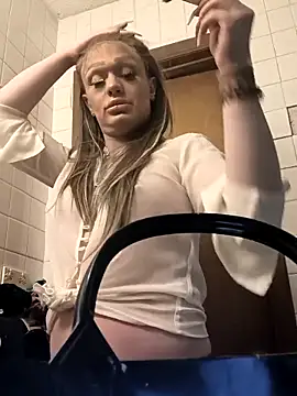 Snapshot of ImCarolinaCutiexxx chatting on November 19, 2025, 9:48 pm ImCarolinaCutiexxx online show from November 19, 2025, 9:48 pm