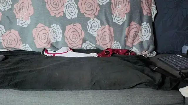 Snapshot of Lunadelisla chatting on February 15, 2026, 9:36 pm Lunadelisla online show from February 15, 2026, 9:36 pm