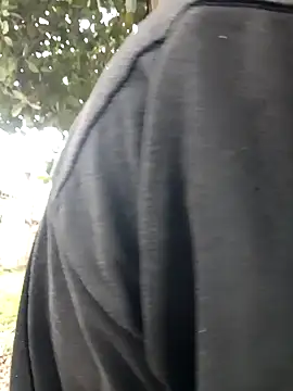 Snapshot of Broan_me chatting on October 26, 2025, 5:30 am Broan me online show from October 26, 2025, 5:30 am