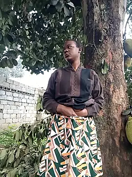 Snapshot of Broan_me chatting on November 11, 2025, 5:24 am Broan me online show from November 11, 2025, 5:24 am