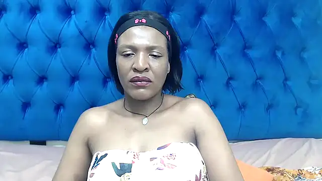 SpicyQueenxxxx online show from April 2, 2026, 7:53 pm