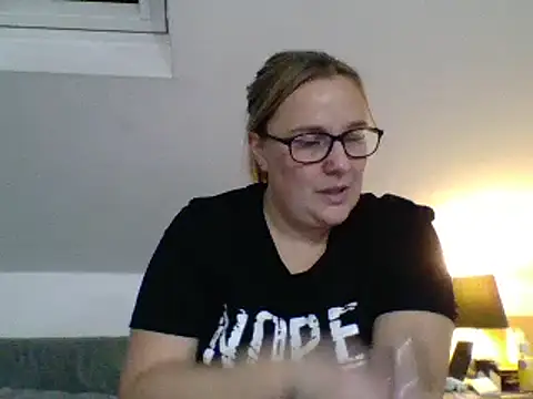 scrummymummy2 online show from December 30, 2024, 10:12 pm