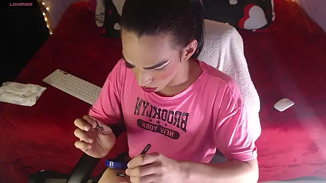 MARGOTFERRER online show from November 13, 2025, 5:11 am