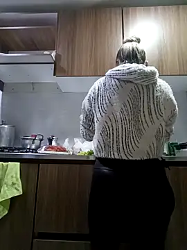 coral smitth online show from November 13, 2025, 7:07 pm