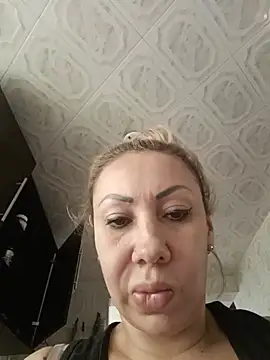 Snapshot of coral_smitth chatting on June 6, 2026, 4:12 pm coral smitth online show from June 6, 2026, 4:12 pm