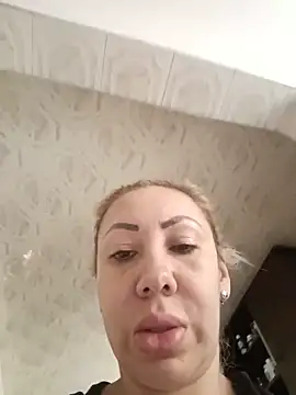 Snapshot of coral_smitth chatting on May 9, 2026, 3:48 pm coral smitth online show from May 9, 2026, 3:48 pm