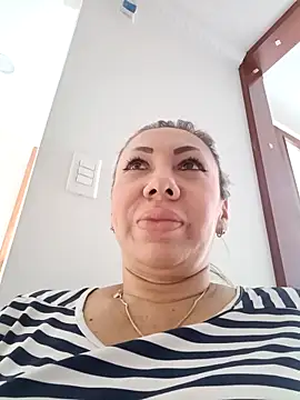 Snapshot of coral_smitth chatting on April 24, 2026, 6:32 pm coral smitth online show from April 24, 2026, 6:32 pm