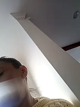 coral smitth online show from April 18, 2026, 7:58 pm