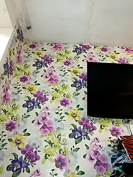 Snapshot of sweetbb15 chatting on October 9, 2025, 6:47 am sweetbb15 online show from October 9, 2025, 6:47 am