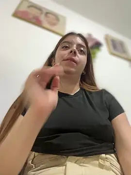 Snapshot of Cloew_Marz chatting on February 11, 2025, 1:31 am Cloew Marz online show from February 11, 2025, 1:31 am