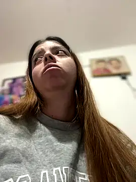 Snapshot of Cloew_Marz chatting on September 17, 2025, 10:34 pm Cloew Marz online show from September 17, 2025, 10:34 pm