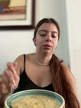 Snapshot of Cloew_Marz chatting on January 29, 2025, 5:45 pm Cloew Marz online show from January 29, 2025, 5:45 pm