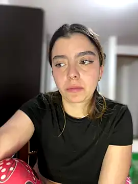 Snapshot of Cloew_Marz chatting on September 23, 2025, 6:04 pm Cloew Marz online show from September 23, 2025, 6:04 pm