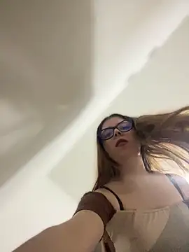 Cloew Marz online show from December 13, 2025, 8:04 pm