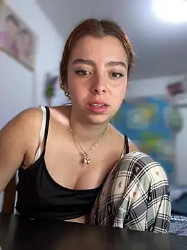 Snapshot of Cloew_Marz chatting on March 19, 2025, 1:21 am Cloew Marz online show from March 19, 2025, 1:21 am