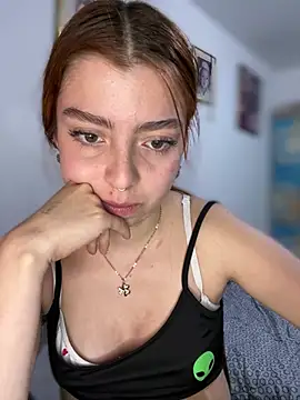 Snapshot of Cloew_Marz chatting on March 18, 2025, 1:46 am Cloew Marz online show from March 18, 2025, 1:46 am