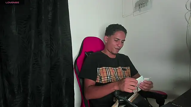 Extreme dirty paradise online show from July 19, 2026, 2:53 am