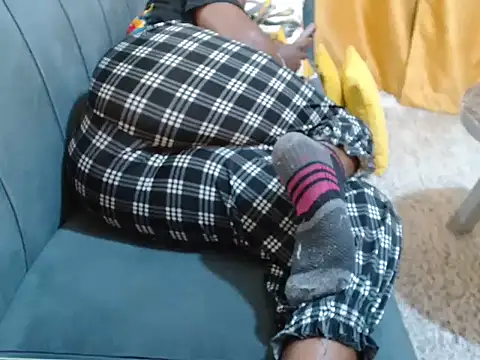 leslysexygirl online show from March 15, 2026, 5:25 am