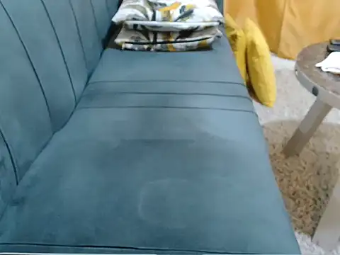 leslysexygirl online show from April 9, 2026, 6:19 am