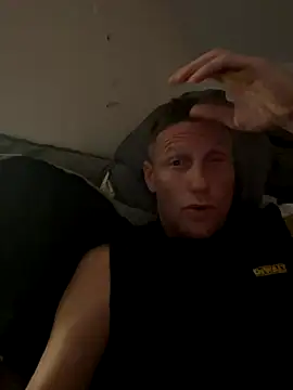 Snapshot of aaronmc311840 chatting on September 29, 2025, 3:24 am aaronmc311840 online show from September 29, 2025, 3:24 am