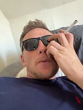 Snapshot of aaronmc311840 chatting on October 6, 2025, 5:24 pm aaronmc311840 online show from October 6, 2025, 5:24 pm