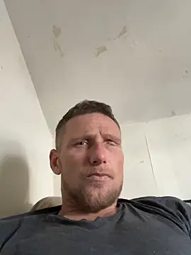 Snapshot of aaronmc311840 chatting on October 29, 2025, 5:12 pm aaronmc311840 online show from October 29, 2025, 5:12 pm