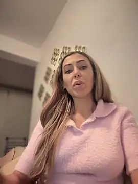 RaquelleDevon online show from April 2, 2026, 4:46 pm