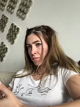 Snapshot of RaquelleDevon chatting on March 15, 2025, 11:19 am RaquelleDevon online show from March 15, 2025, 11:19 am