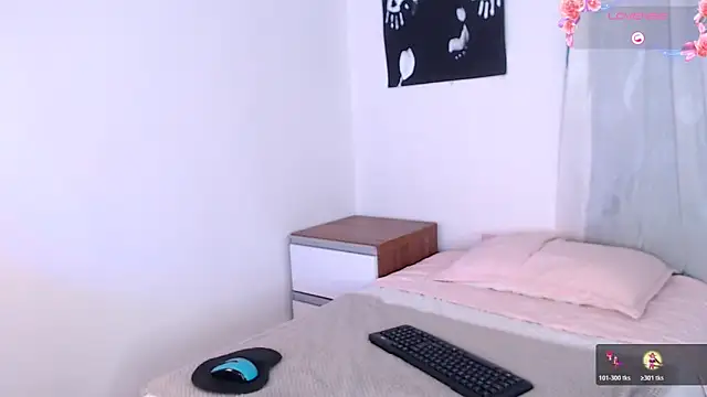 miaking12 online show from November 10, 2025, 2:33 pm