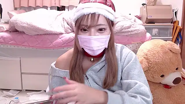 Snapshot of _chanMOMO_ chatting on December 23, 2024, 2:50 pm chanMOMO online show from December 23, 2024, 2:50 pm