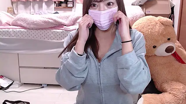 Snapshot of _chanMOMO_ chatting on December 2, 2024, 10:46 am chanMOMO online show from December 2, 2024, 10:46 am