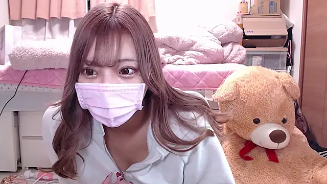 Snapshot of _chanMOMO_ chatting on December 18, 2024, 10:51 am chanMOMO online show from December 18, 2024, 10:51 am