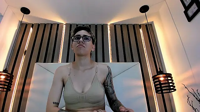 Cutie Shy  online show from February 2, 2026, 5:34 pm