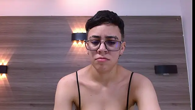 Cutie Shy  online show from March 7, 2025, 7:05 pm