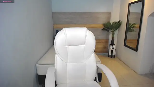 liseth fox online show from February 20, 2025, 7:41 pm