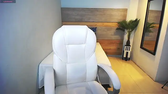 liseth fox online show from March 16, 2025, 1:38 am