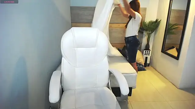 liseth fox online show from February 27, 2025, 7:58 pm