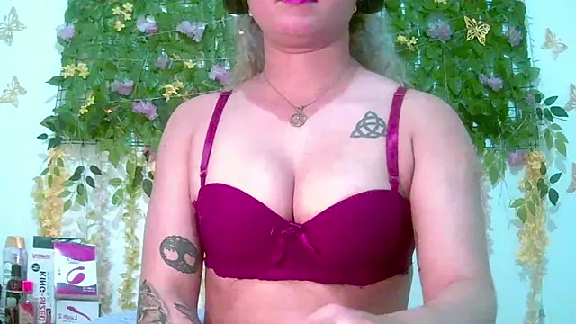 Crysrus online show from May 30, 2026, 1:45 am