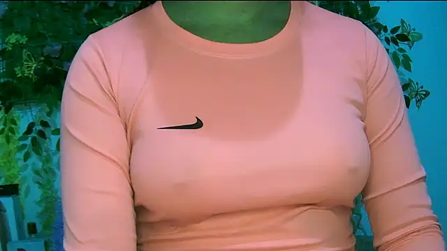 Crysrus online show from December 15, 2025, 8:47 pm