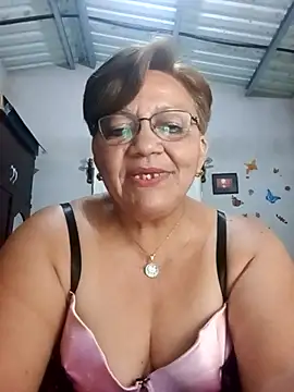 Madrastrahot69 online show from October 25, 2025, 3:49 am