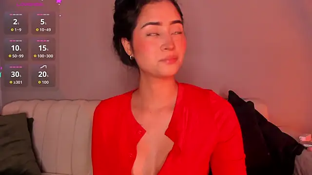 lara madisson online show from April 7, 2026, 6:15 am