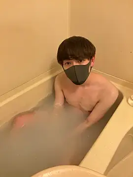 poketkuma online show from December 3, 2025, 4:39 pm